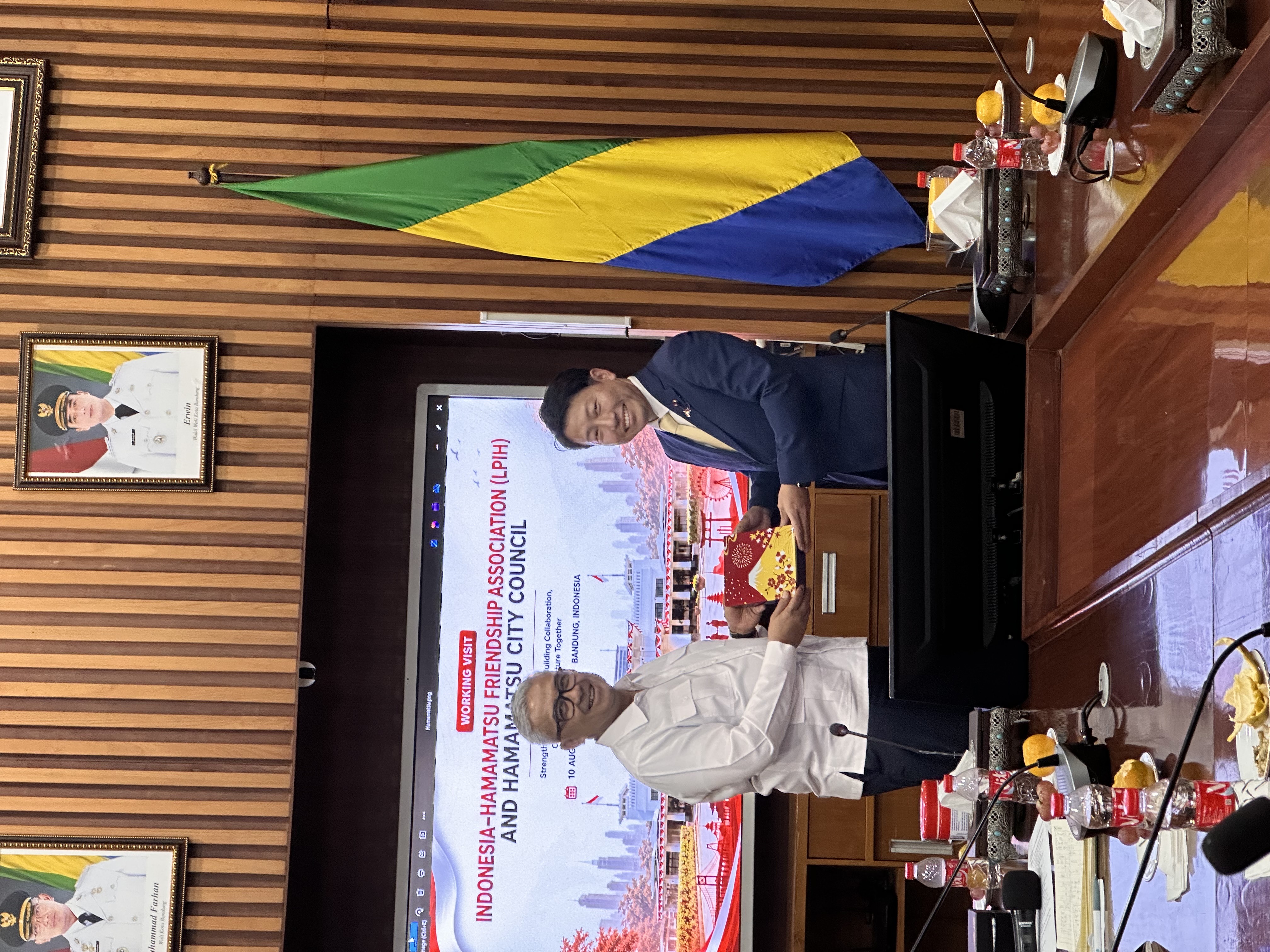 インドネシア・バンドン市を視察し、現地市長を表敬訪問・送り出し機関と意見交換を行いました。